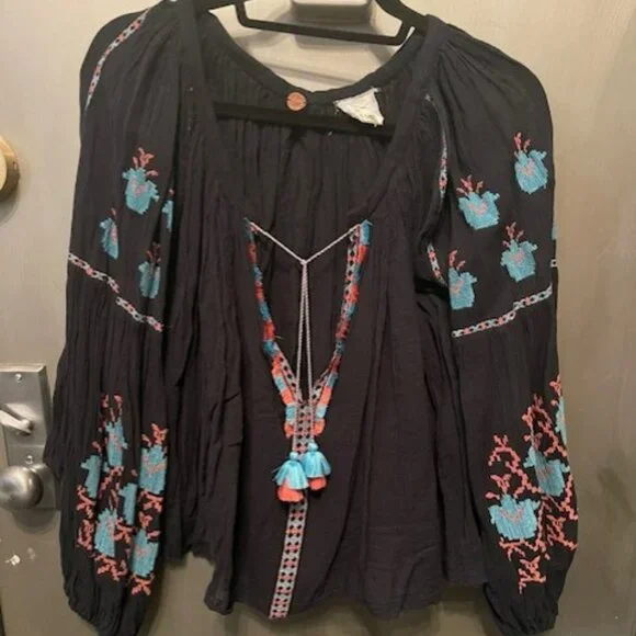 Free People Marishka Peasant Blouse in black - Picture 3 of 16